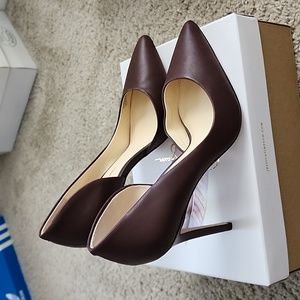 Jessica Simpson pumps